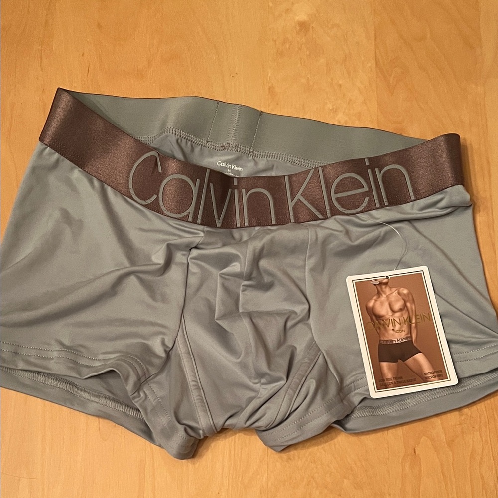 Calvin Klein Men's Silver Boxer Briefs